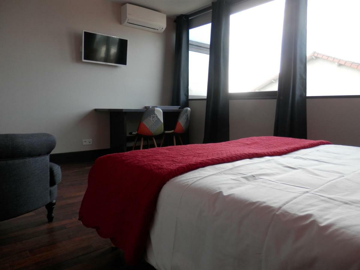Appart-Hotel Chanzy / อองกูแลม ภายนอก รูปภาพ